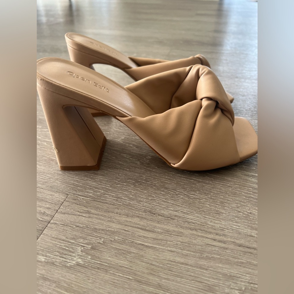 Open Edit saydee sandal tan 8 1/2